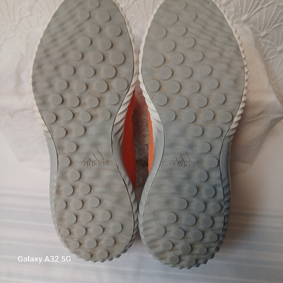 Adidas Men Size 10 Peach and Black Sneakers - Picture 8 of 11